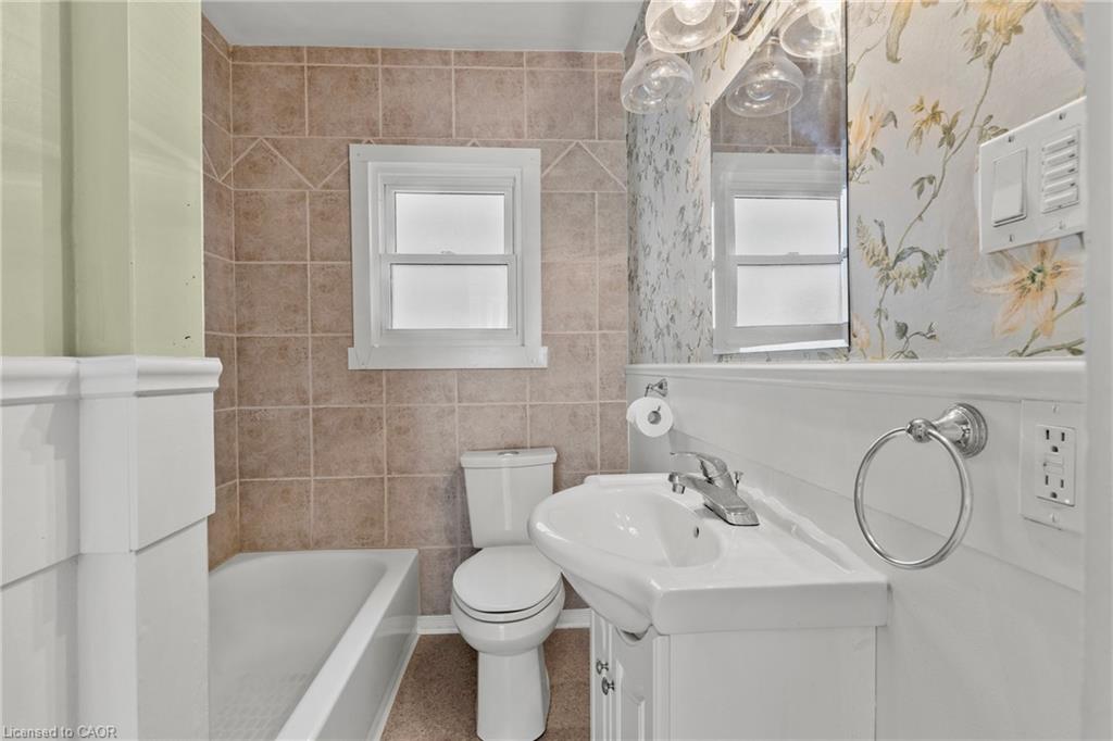 134 1/2 York Street Property Photo 18