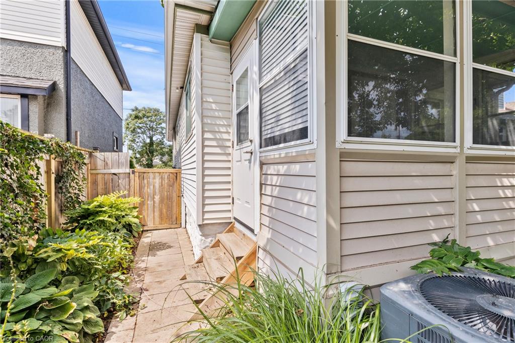 134 1/2 York Street Property Photo 21