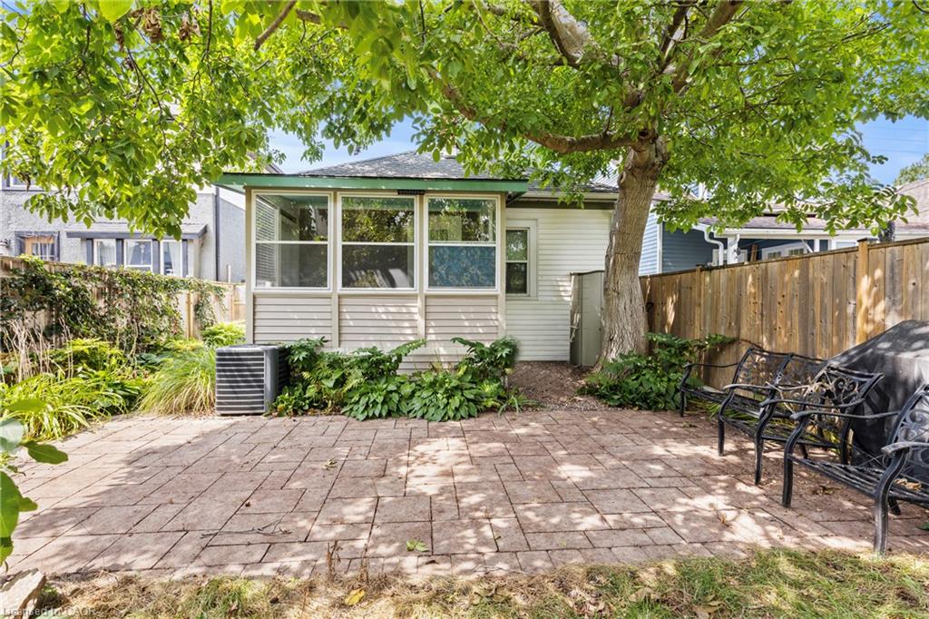 134 1/2 York Street Property Photo 23