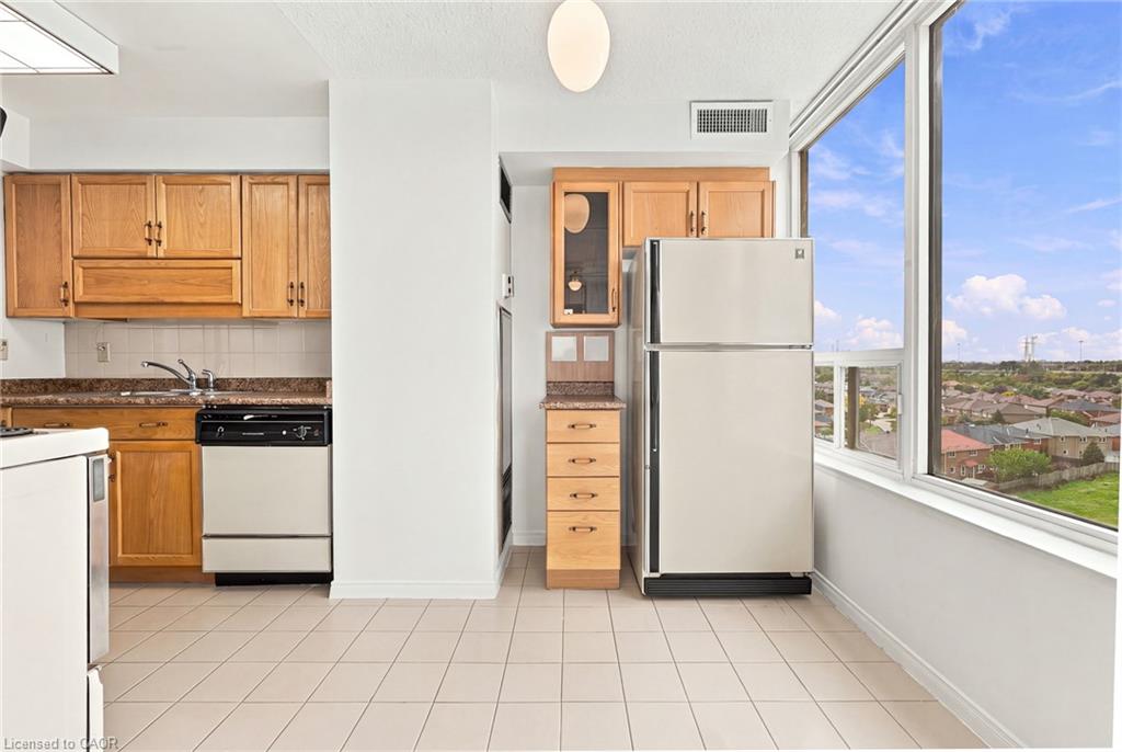 808-350 Rathburn Road W Property Photo 19