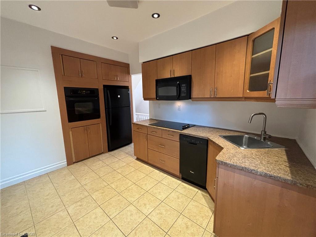 300 Bold Street Property Photo 4