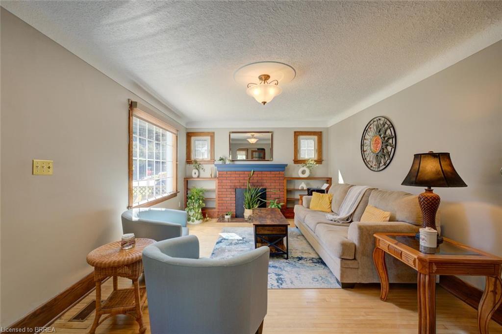 15 Lyndsay Street Property Photo 4