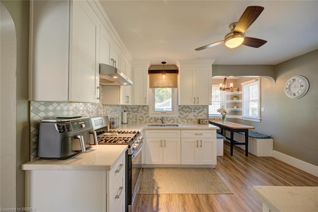 15 Lyndsay Street Property Photo 10
