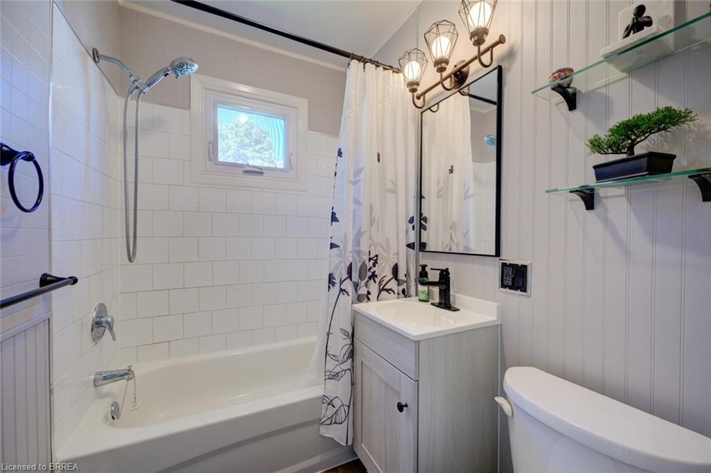 15 Lyndsay Street Property Photo 17