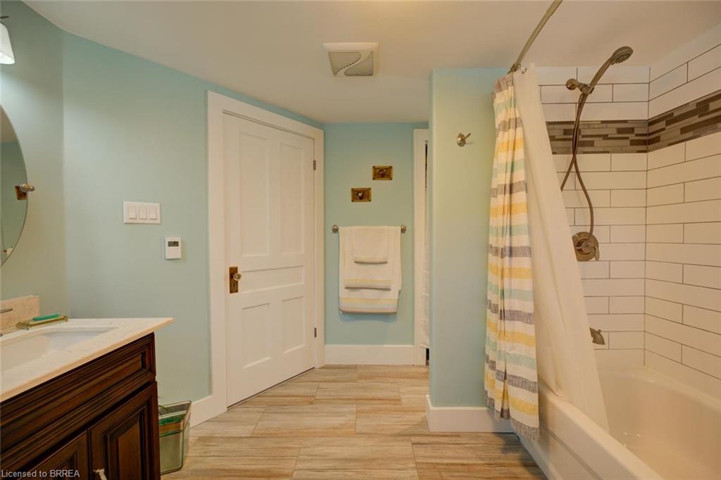 15 Lyndsay Street Property Photo 28