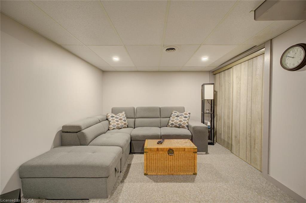 15 Lyndsay Street Property Photo 31