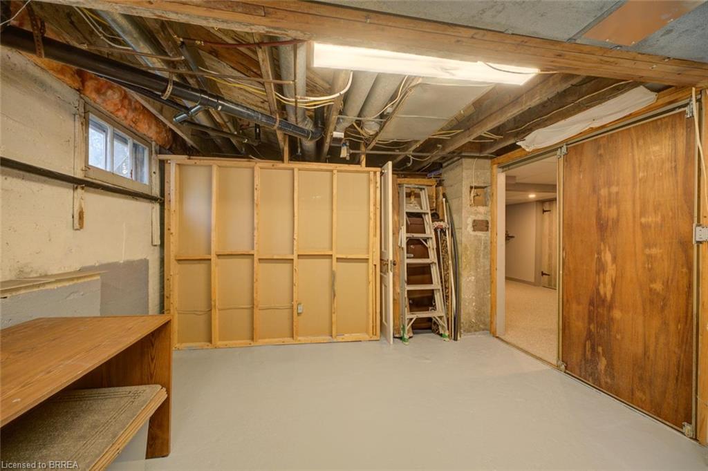 15 Lyndsay Street Property Photo 35