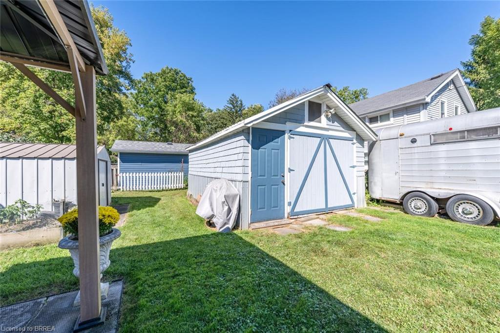 15 Lyndsay Street Property Photo 40