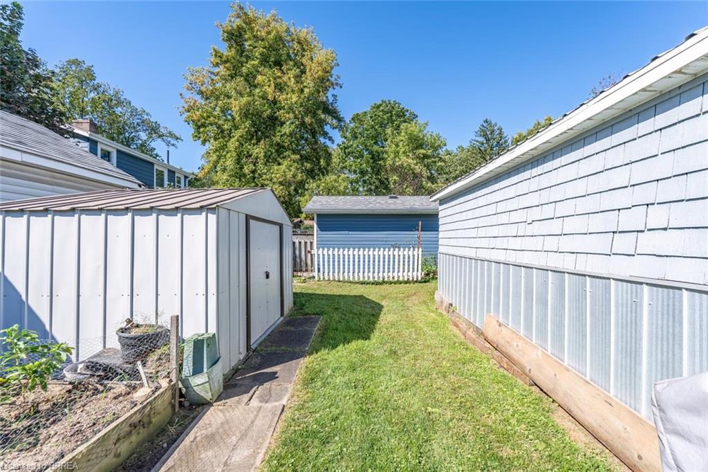 15 Lyndsay Street Property Photo 41