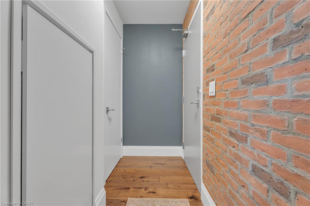 504-455 Charlton Avenue E Property Photo 2