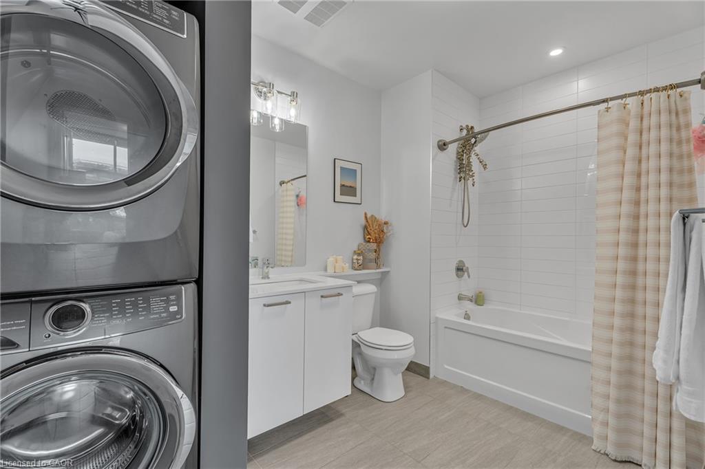 504-455 Charlton Avenue E Property Photo 18