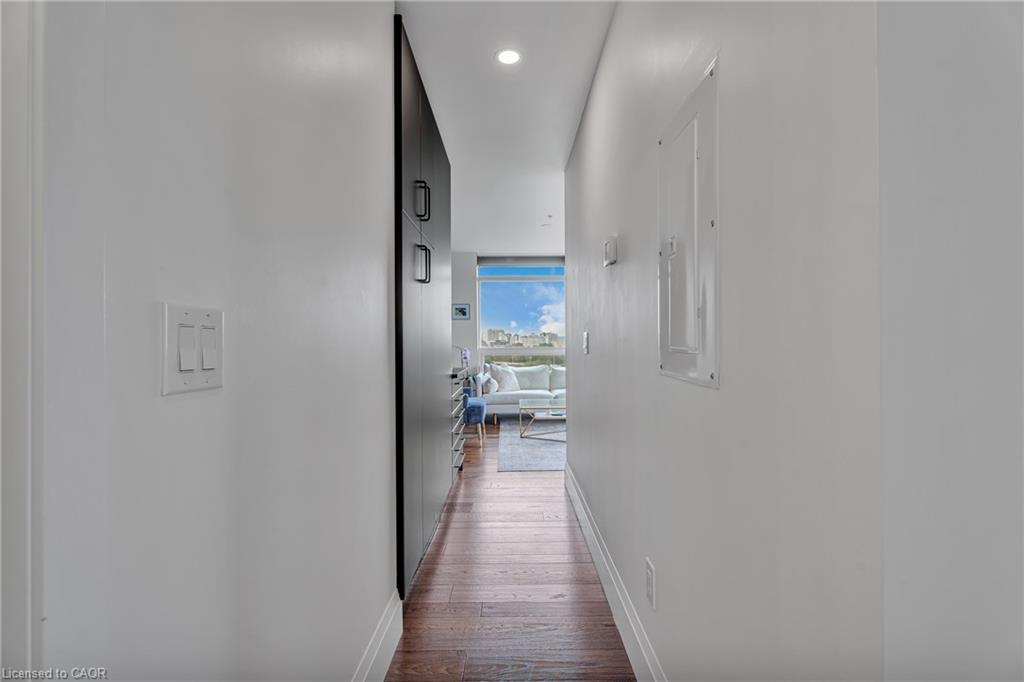504-455 Charlton Avenue E Property Photo 19