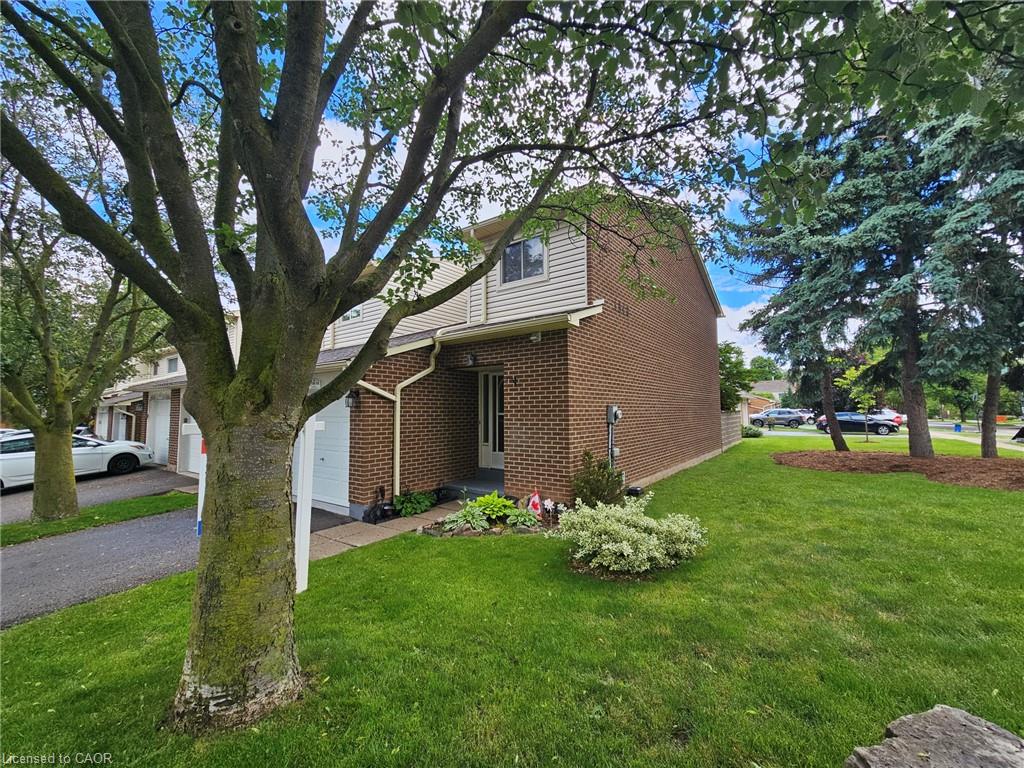14-1548 Newlands Crescent Property Photo 1