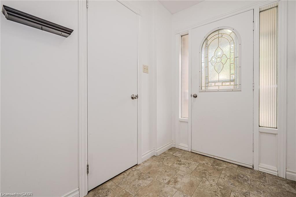 14-1548 Newlands Crescent Property Photo 4