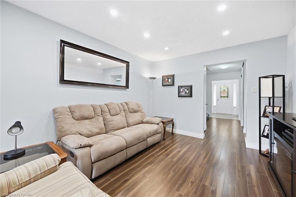 14-1548 Newlands Crescent Property Photo 7