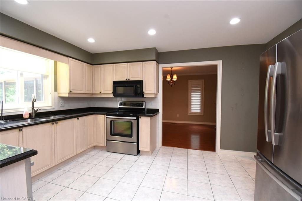 715 Bateman Court Property Photo 13