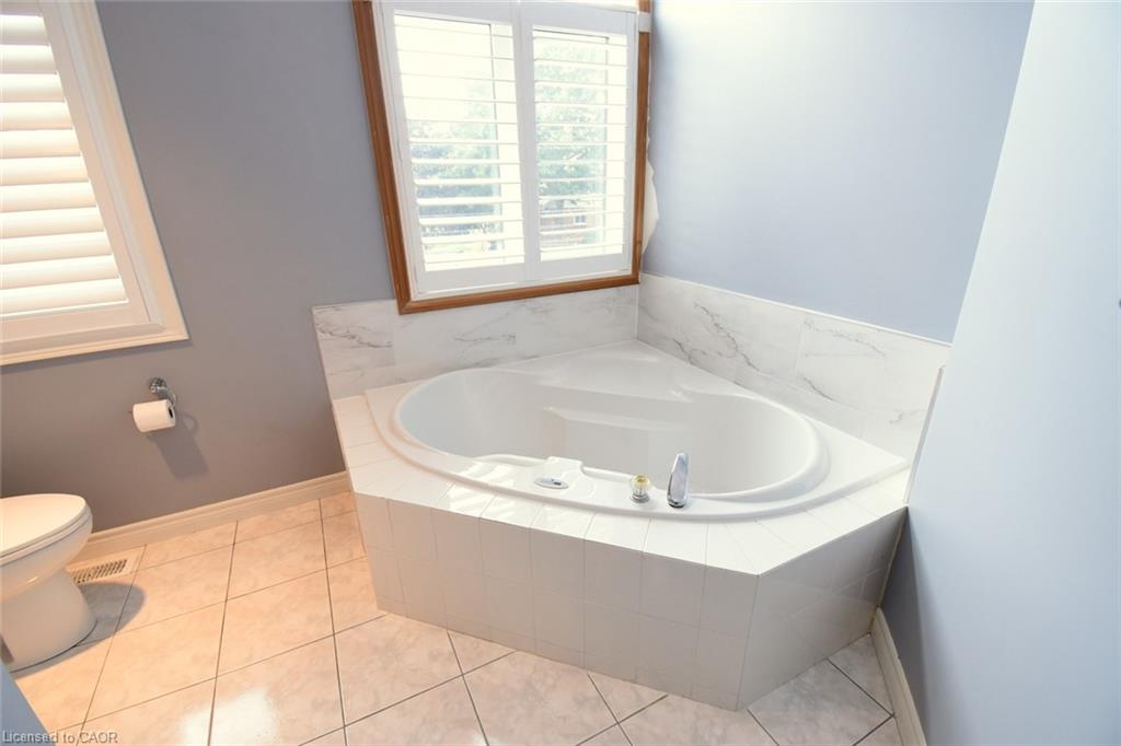 715 Bateman Court Property Photo 29