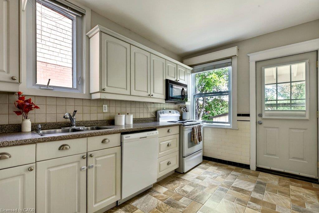 243 Grosvenor Avenue S Property Photo 19