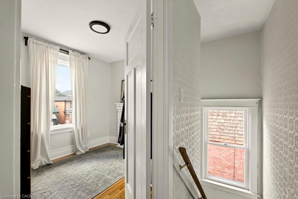 243 Grosvenor Avenue S Property Photo 23