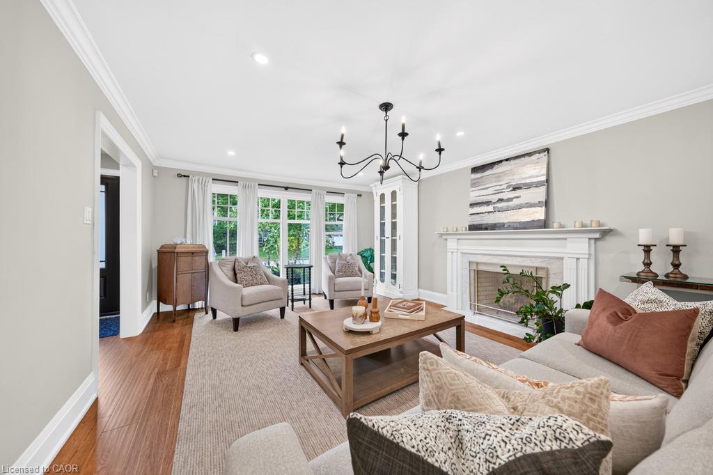 385 Rosslyn Drive Property Photo 11