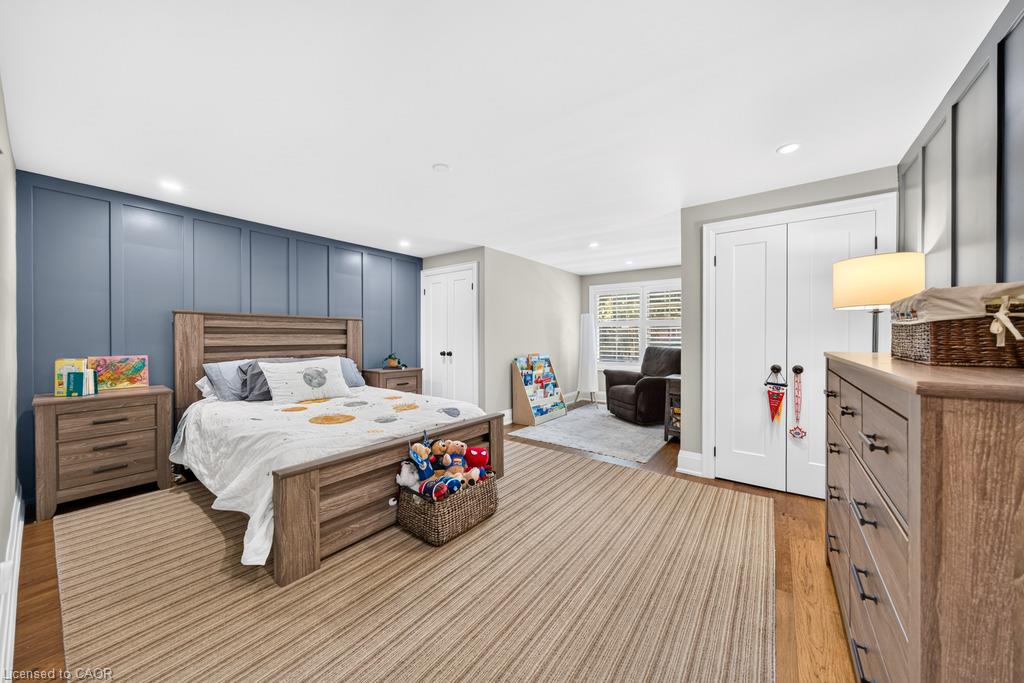 385 Rosslyn Drive Property Photo 18