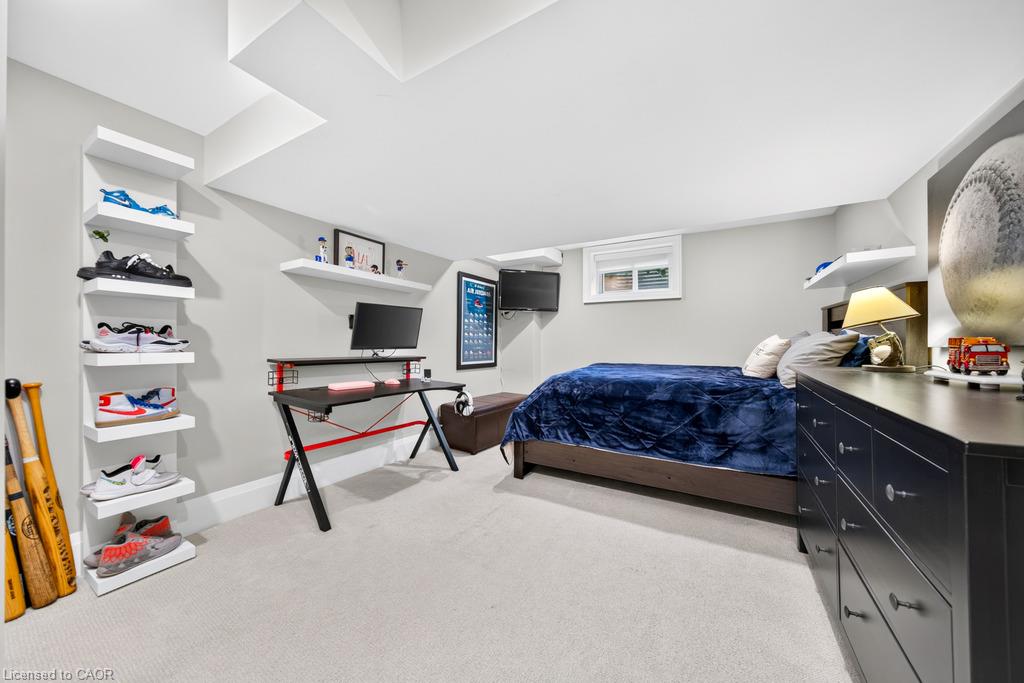 385 Rosslyn Drive Property Photo 30