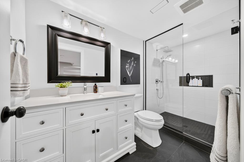 385 Rosslyn Drive Property Photo 31