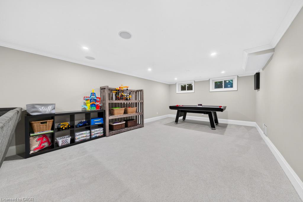 385 Rosslyn Drive Property Photo 33