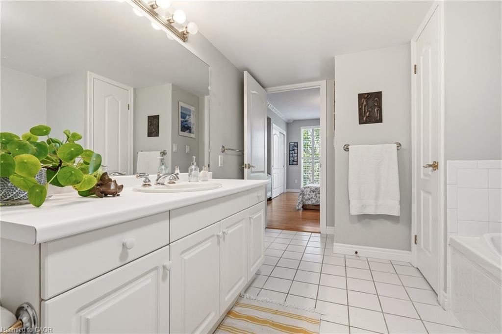 404-77 Governor's Road Property Photo 22