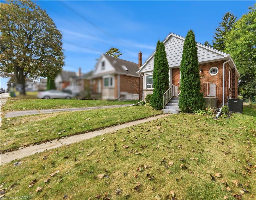 206 East 19th Street Property Photo 3