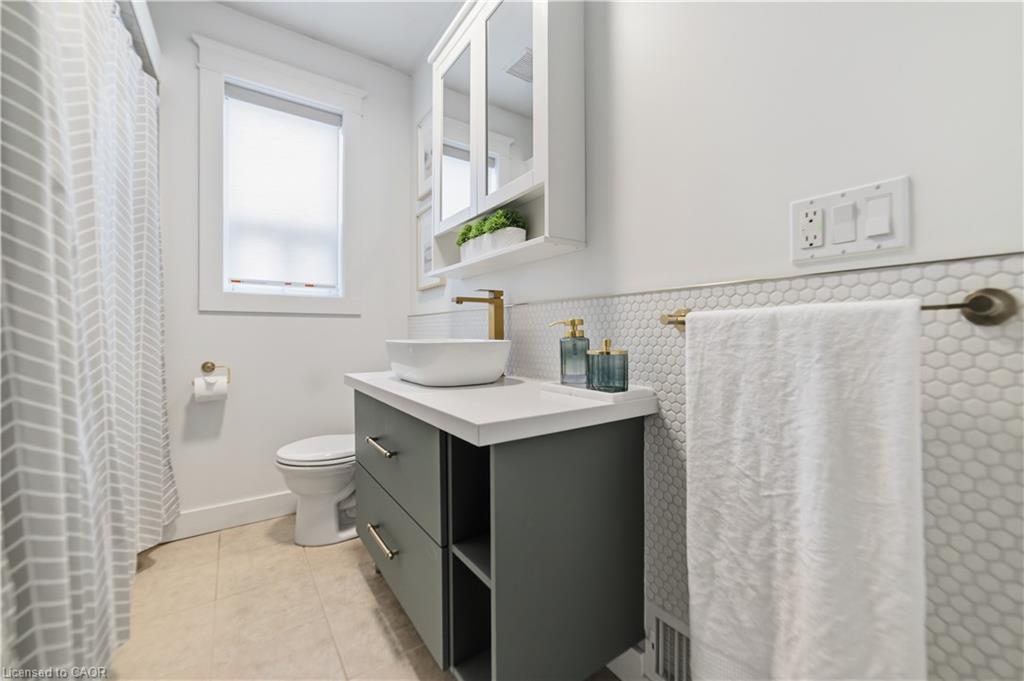 206 East 19th Street Property Photo 15
