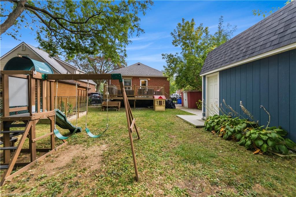 206 East 19th Street Property Photo 27