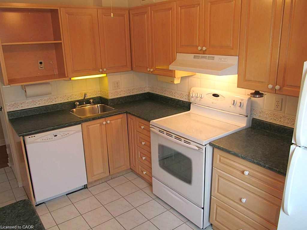 209-700 Dynes Road Property Photo 7