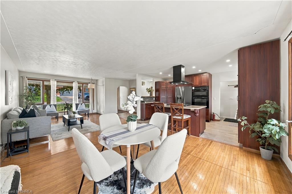 52 Victoria Street Property Photo 8