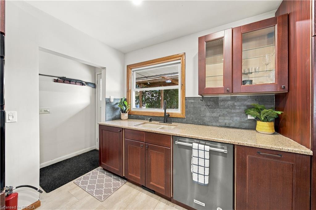 52 Victoria Street Property Photo 13