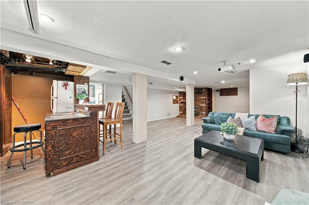 52 Victoria Street Property Photo 22