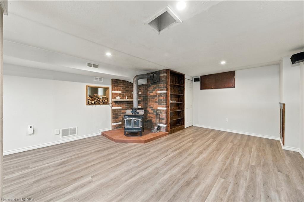 52 Victoria Street Property Photo 24