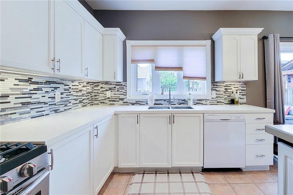 214 Cloverleaf Drive Property Photo 24