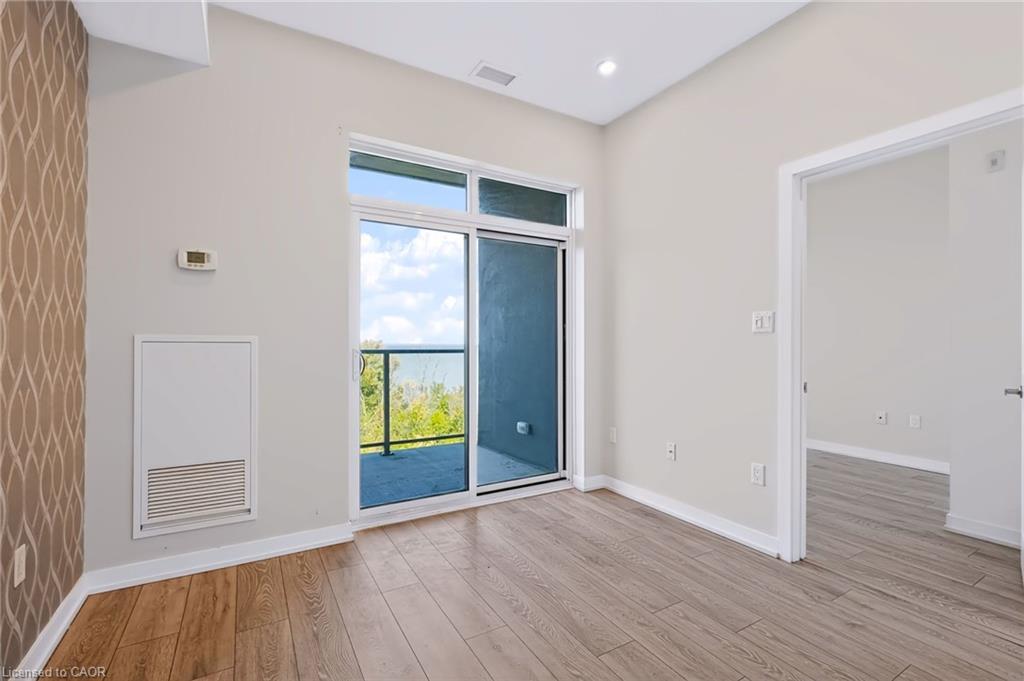 624-125 Shoreview Place Property Photo 5