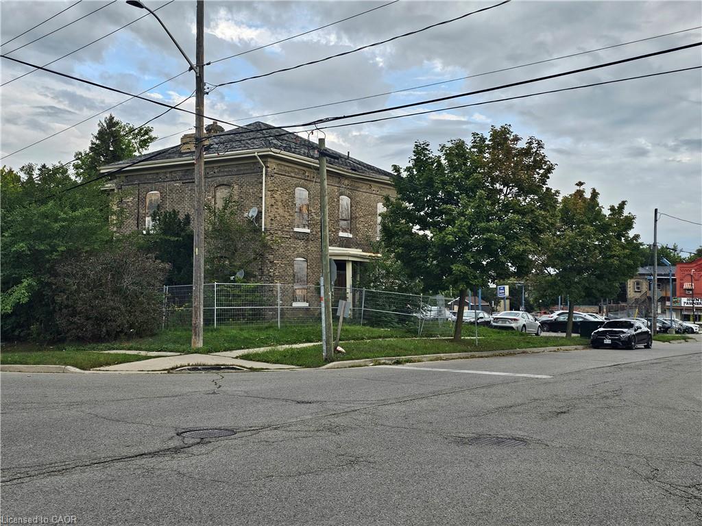341 Colborne Street Property Photo 2