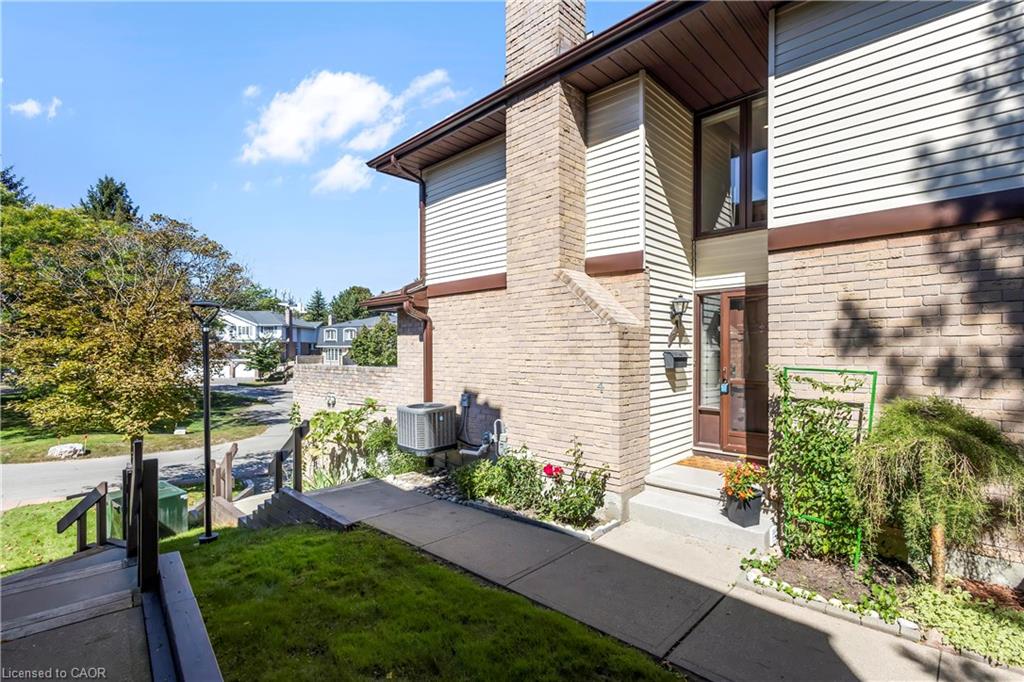 4-475 Beechwood Drive Property Photo 3