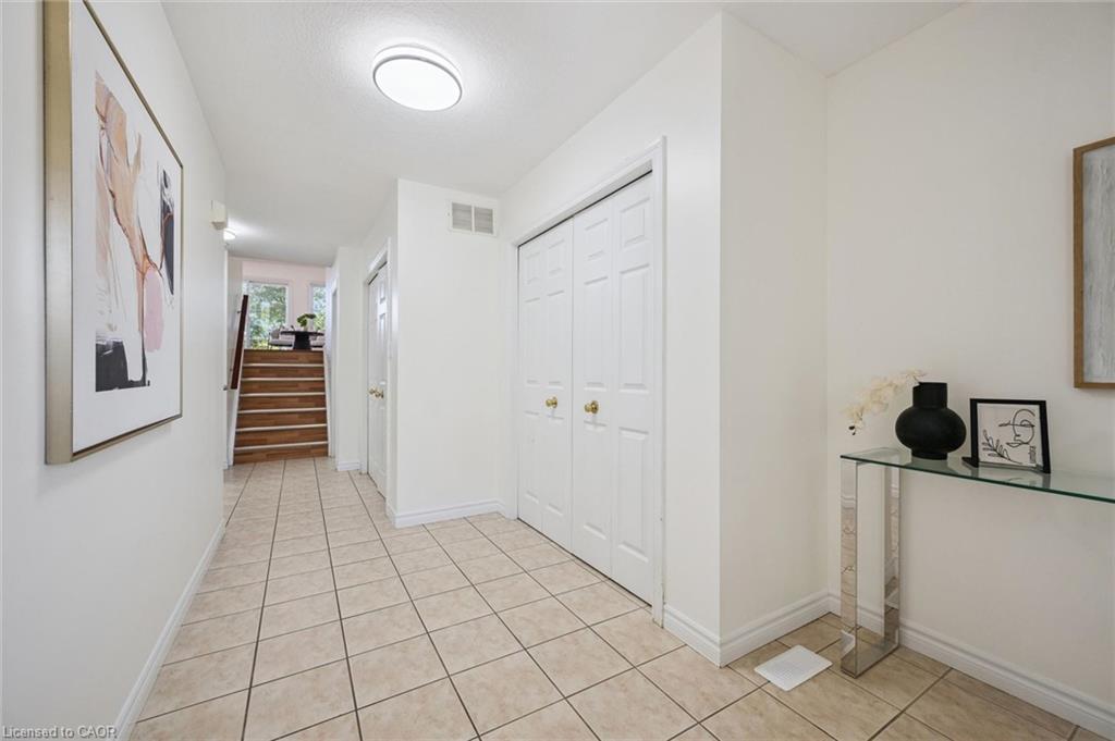 206 Buttercup Court Property Photo 5