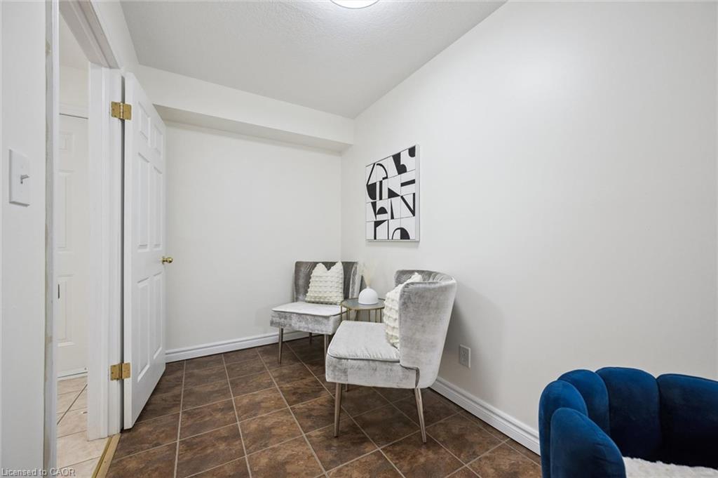 206 Buttercup Court Property Photo 8