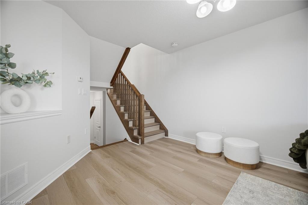 98 Bloom Crescent Property Photo 18