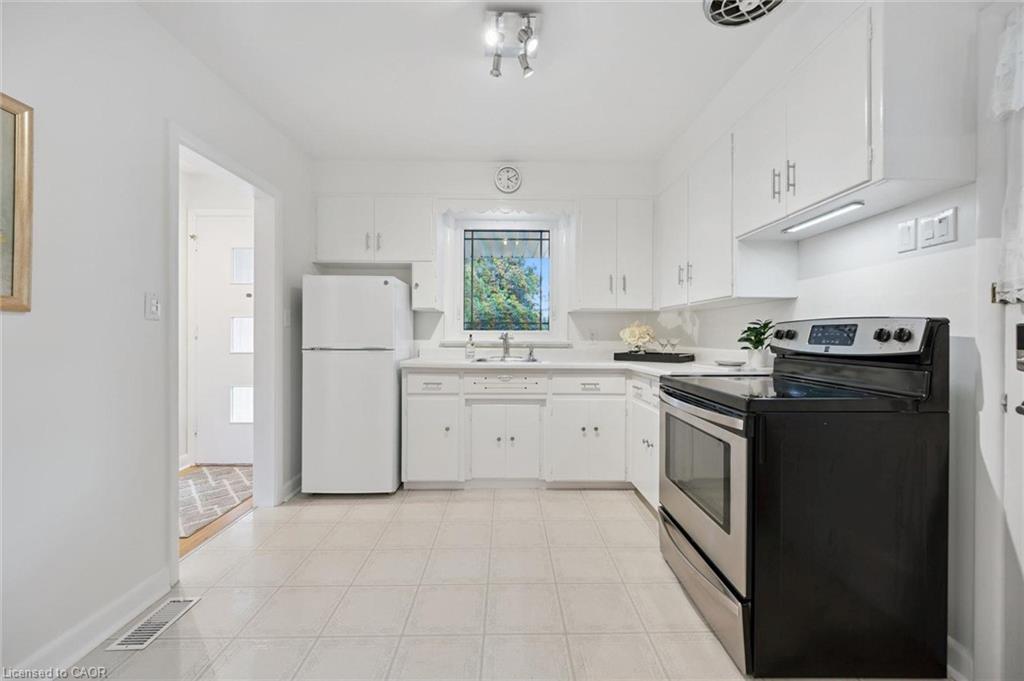 9 Hamel Avenue Property Photo 7
