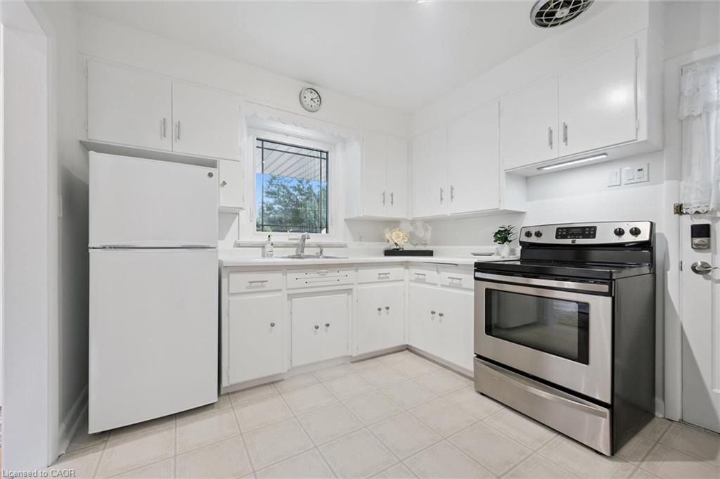 9 Hamel Avenue Property Photo 8