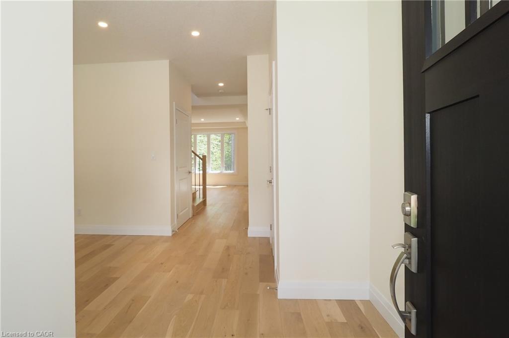 220 Jeffrey Place Property Photo 3