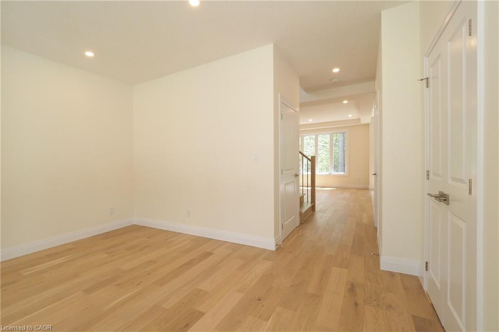 220 Jeffrey Place Property Photo 5