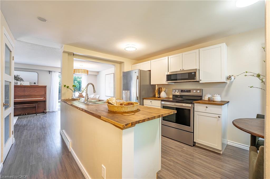 34 Camrose Court Property Photo 8