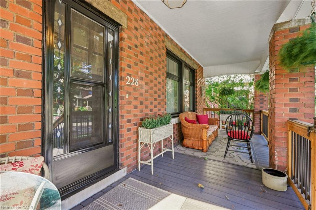 228 Sherman Avenue S Property Photo 4